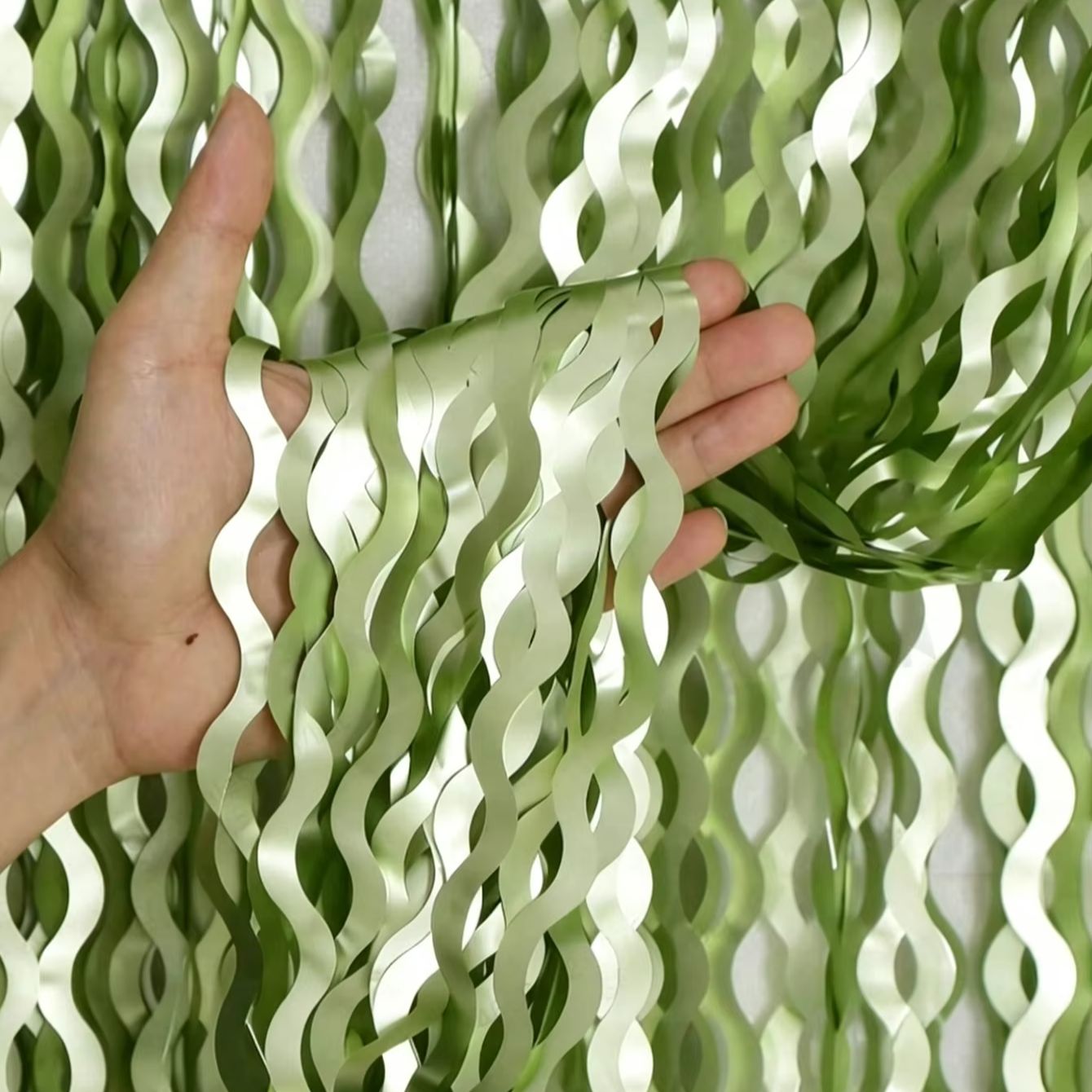 Tinsel Garland Decoration - 2 шт. зеленые волнистые фольгированные гирлянды-шторы